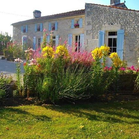 Chambres D'Hotes Domaine Le Fragnaud Saint-Porchaire Kültér fotó