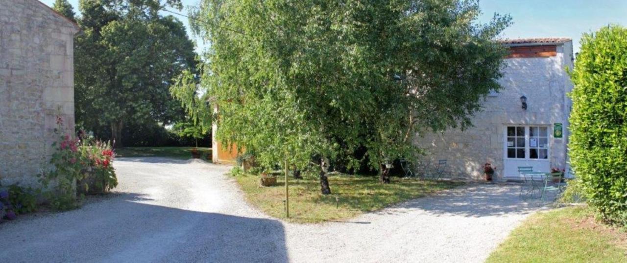 Chambres D'Hotes Domaine Le Fragnaud Saint-Porchaire Kültér fotó